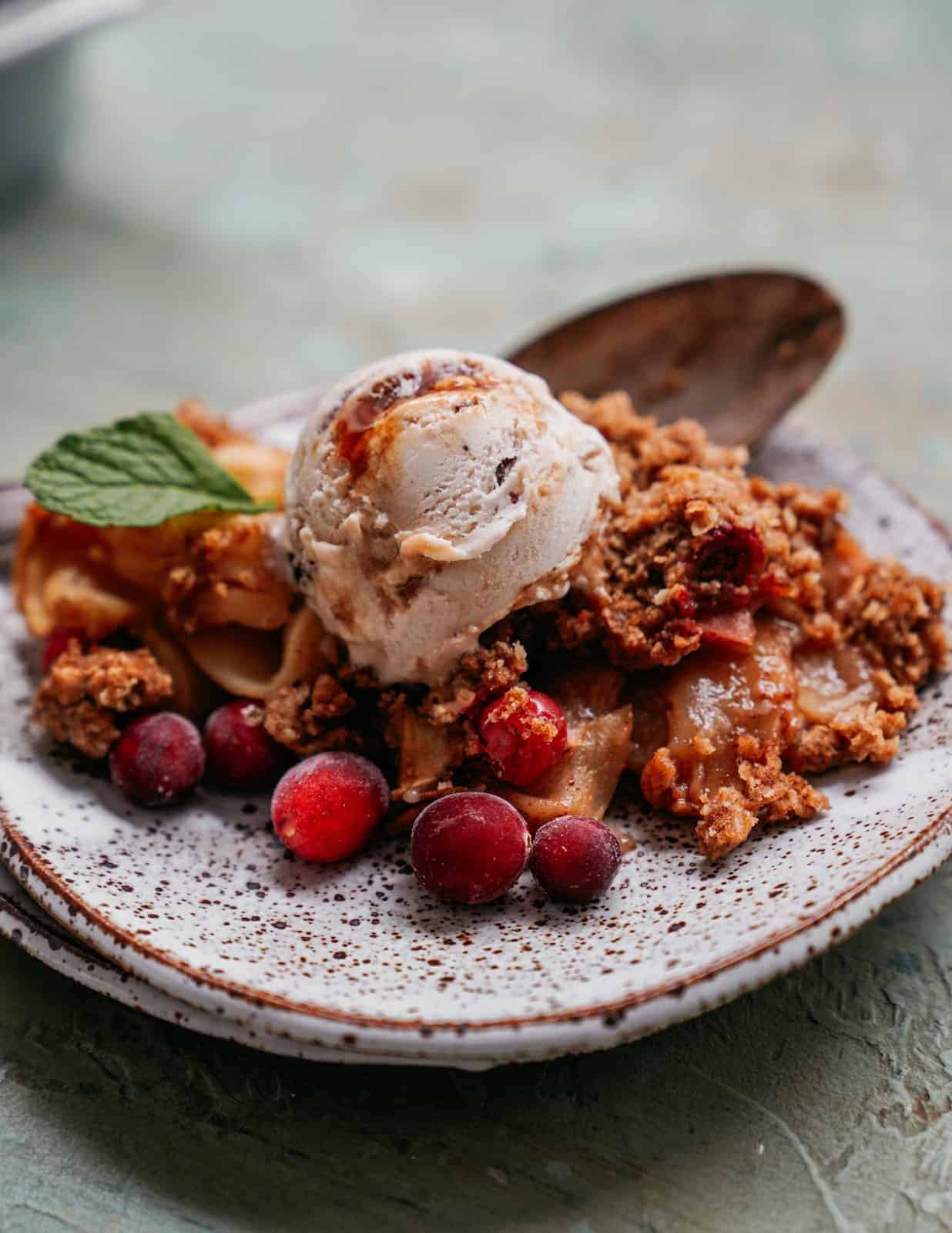 Spring Cranberry Apple Crisp: Healthy, Easy, and Flavorful